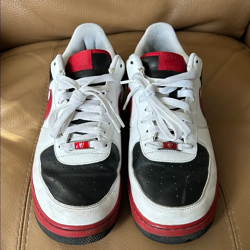 Nike Air Force 1 ‘82 Low Top Varsity Red Black and White size 13 - Picture 2 of 11